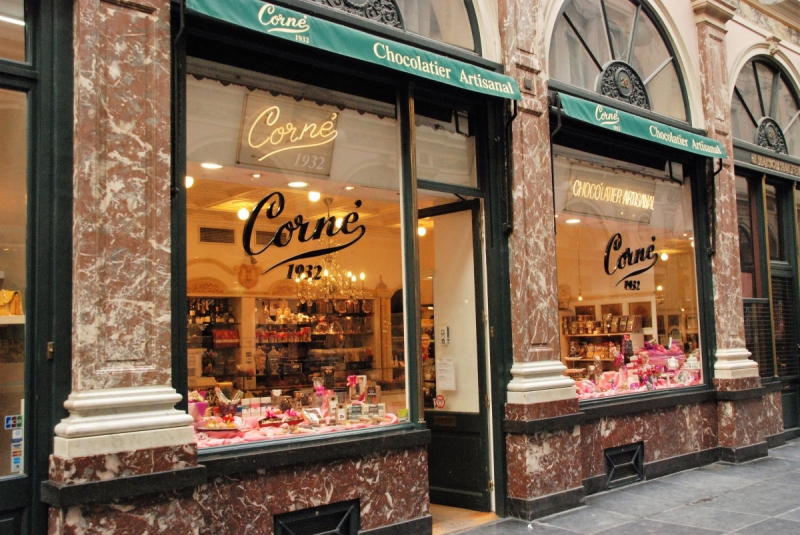 patisserie-TOURRETTE LEVENS-min_chocolate_chocolaterie_shop_luxury_chic_gallery_brussels_belgium-558146